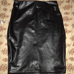 leather skirt